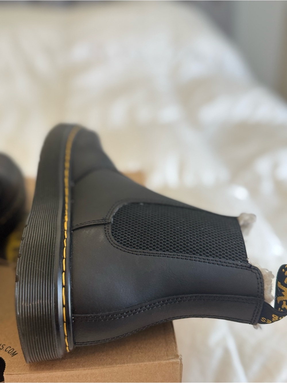 Dr. Martens Dorrian FL Black Hydro Leather Winter Boots NIB Size US W8/M7 - Picture 5 of 7